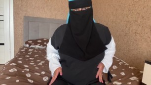 Arab Girl gives JOI فتاة عربية تعطي جوي